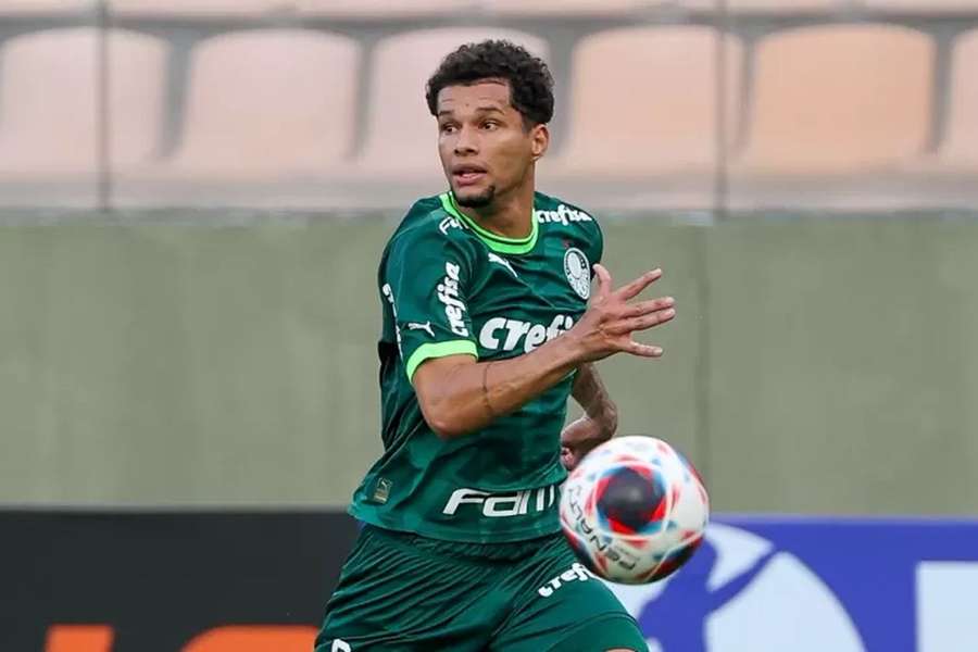 Ian Custódio assina pelo Famalicão até 2027