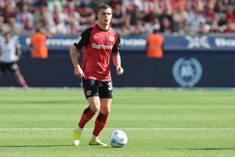 Xhaka by se mohl vrátit do Premier League.