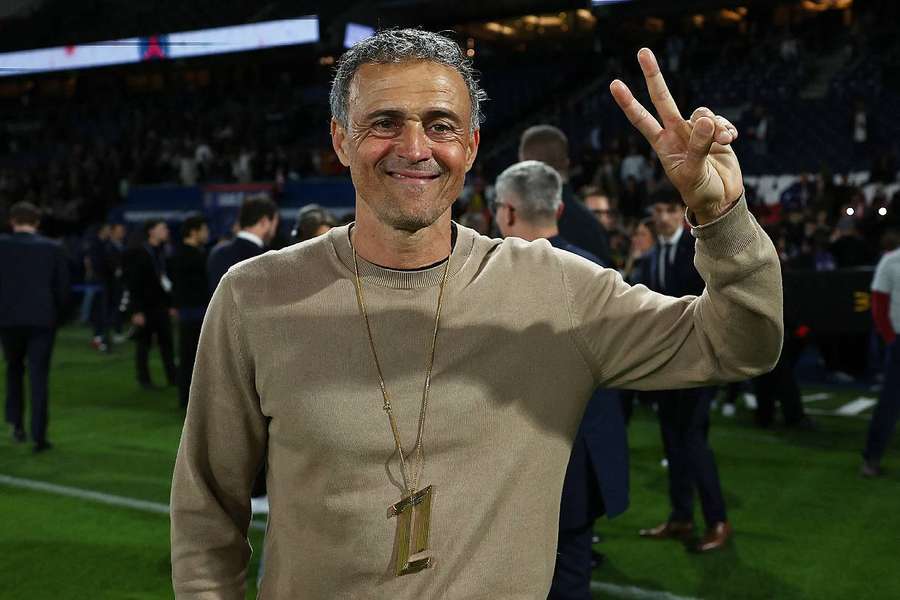 Luis Enrique tras el título de Ligue 1 conquistado por el París Saint-Germain.