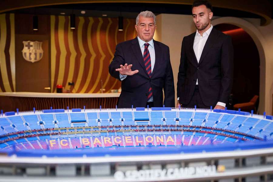 Joan Laporta, durante el acto de renovación de Eric García