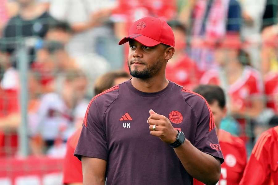 Bayerns neuer Trainer Vincent Kompany coacht am Freitagabend in Ulm sein erstes Pflichtspiel für die Münchner.