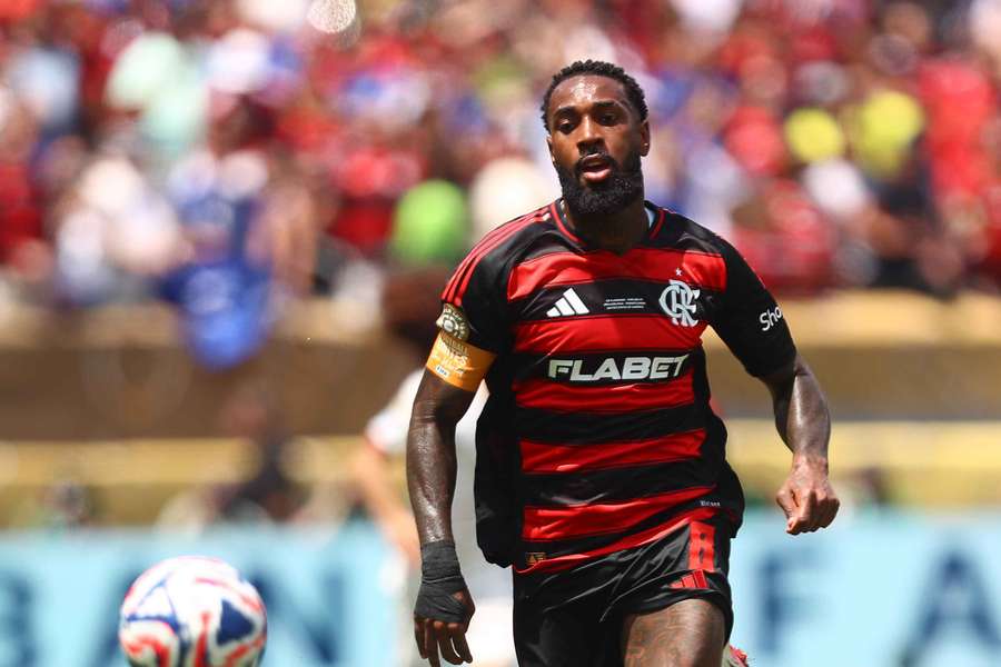 Gerson é o jogador que mais recebeu faltas no Mundial