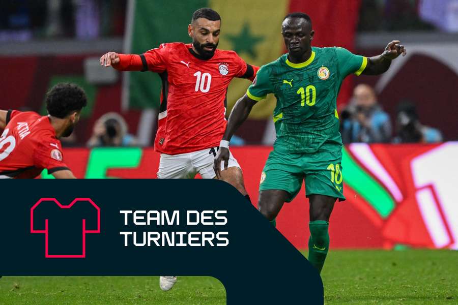 Mohamed Salah und Sadio Mané im Duell während des Afrika-Cup-Halbfinals