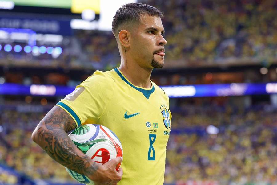 Bruno Guimarães é o principal alvo do Arsenal no mercado
