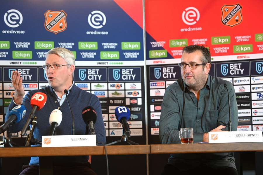 De raad van commissarissen van FC Volendam geeft een persconferentie met betrekking tot de ontslagen