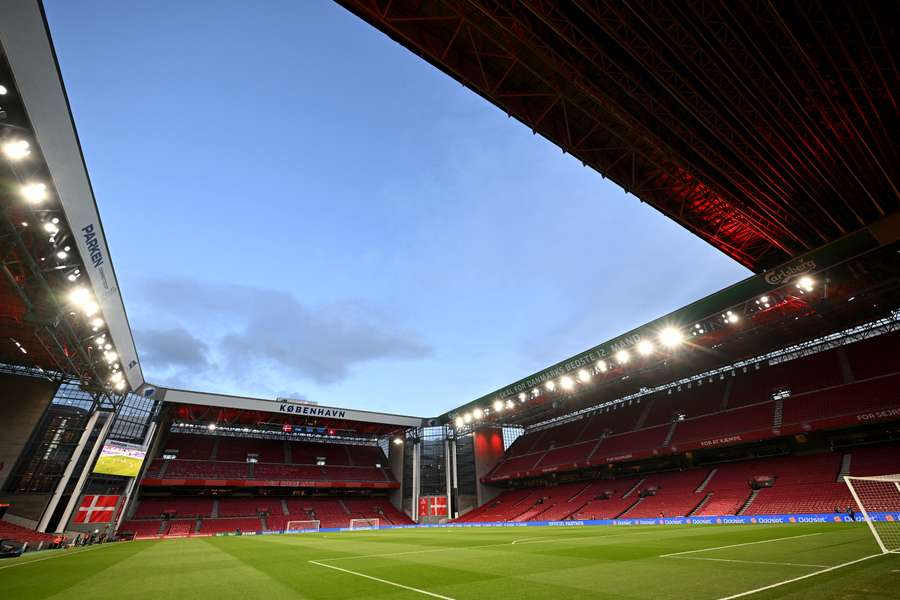 Danmark mangler stadion i den vestlige del af Danmark.