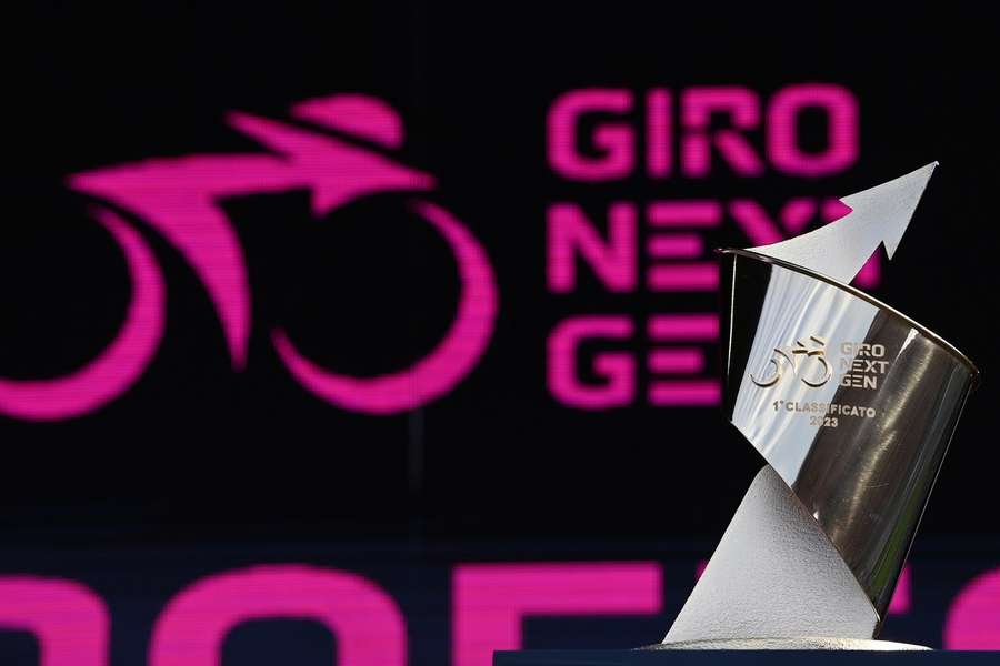 Trofeul acordat câștigătorului Turului Italiei Under-23