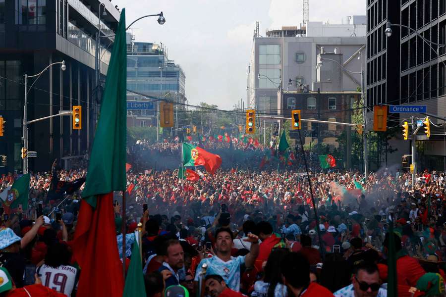 A marcha dos adeptos portugueses A marcha dos adeptos portugueses