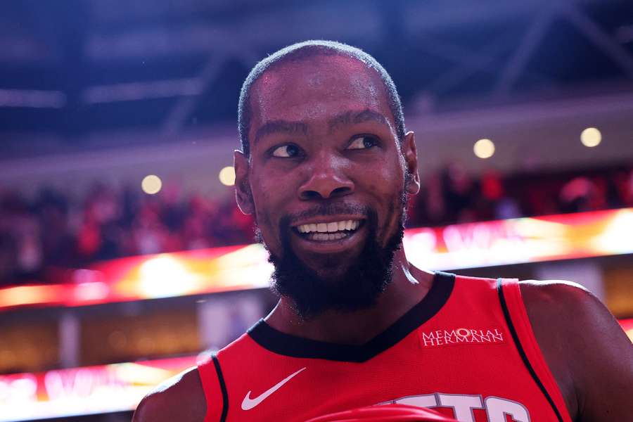 The Kevin Durant struggled in the Houston Rockets' win on Thursday in the NBA. The Kevin Durant struggled in the Houston Rockets' win on Thursday in the NBA.