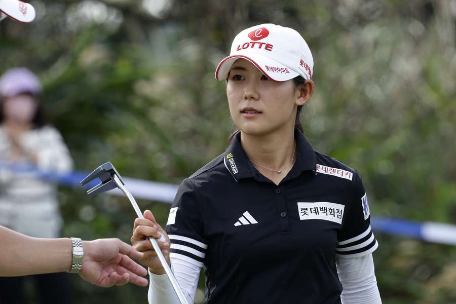 Hwang wins the Lotte Championship