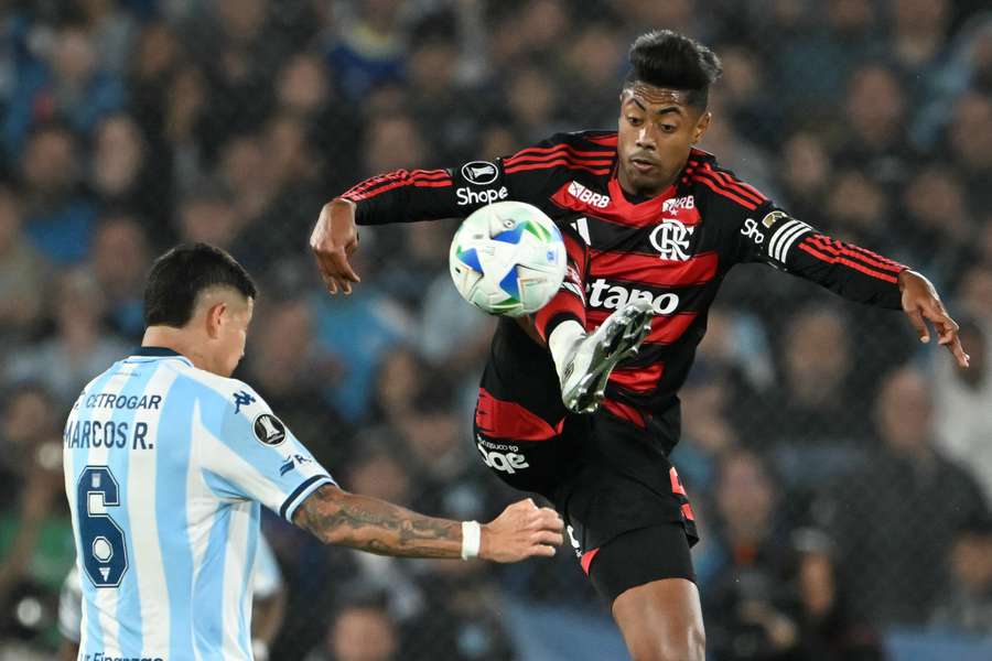 O Flamengo segurou o Racing na Argentina