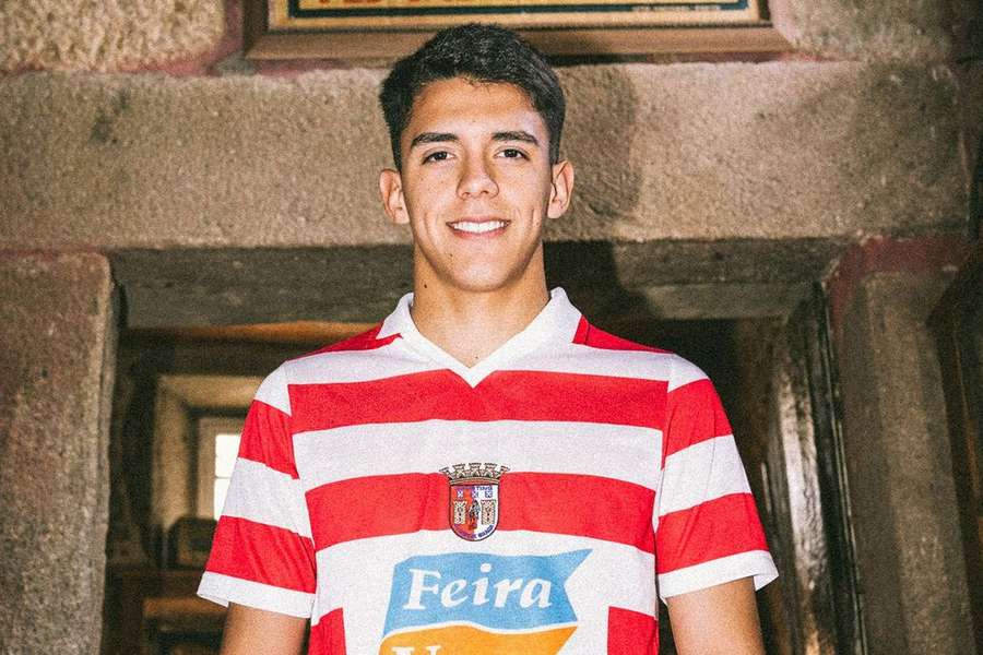 Thiago Helguera custou 3,75 milhões de euros ao SC Braga