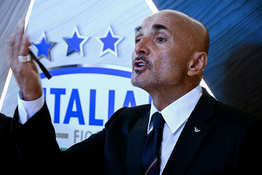 Spalletti addresses the media