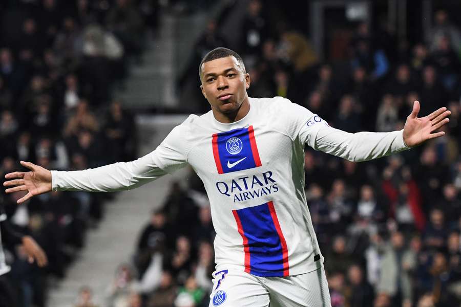 Kylian Mbappe scored twice, both assisted by Lionel Messi against Angers