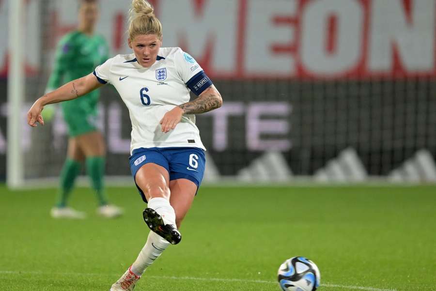 Millie Bright is 77-voudig international van Engeland