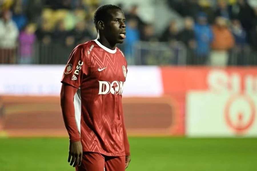 Zouma se v Rumunsku příliš neohřál. Zouma se v Rumunsku příliš neohřál.