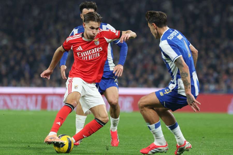 Dedic perante Kiwior no Benfica-FC Porto