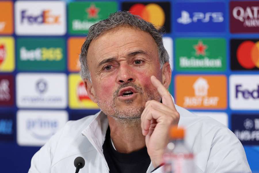Luis Enrique quer PSG 100% atento em Anfield Luis Enrique quer PSG 100% atento em Anfield