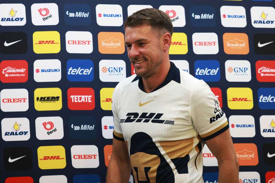 Aaron Ramsey is presented as a Pumas player