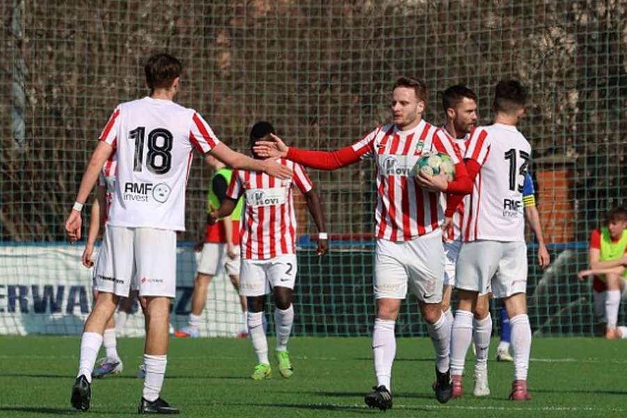 První výhra novináře Podroužka v roli kouče. A hned infarktová, poražení chtěli dvojitou penaltu