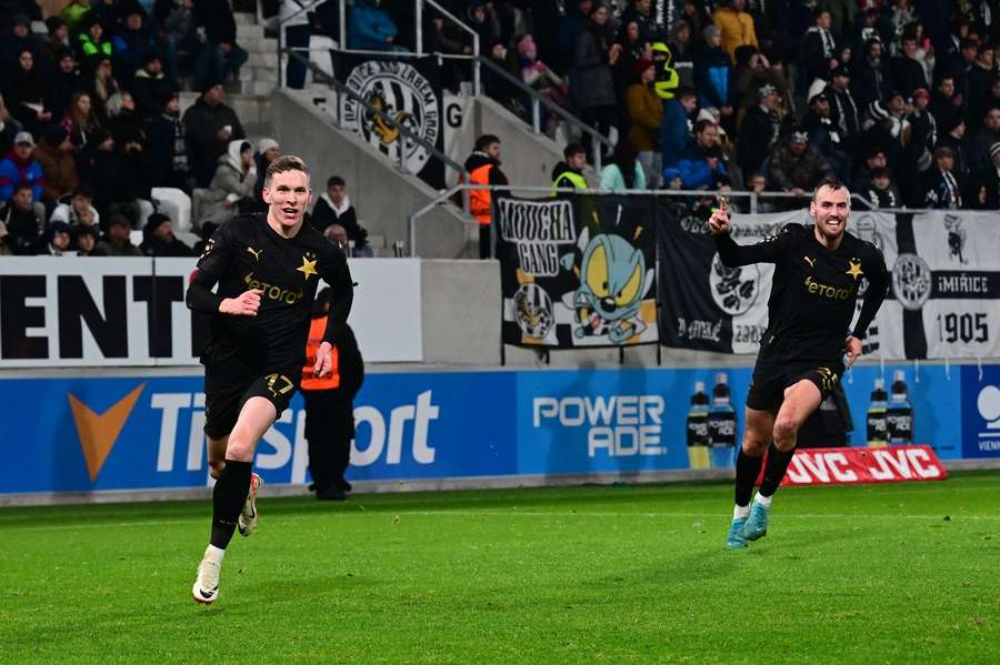 Lukáš Provod poslal Slavii v Hradvi do vedení 1:0. 