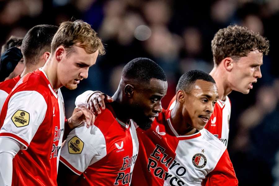 Lutsharel Geertruida opende de score voor Feyenoord in de kwartfinales tegen AZ