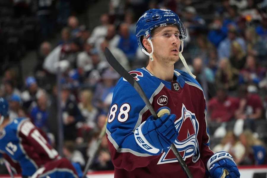 Nečas podepsal osmiletý kontrakt. Nečas podepsal osmiletý kontrakt.