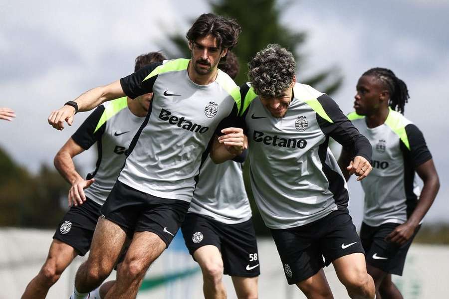 Trincão e Maxi Araújo no treino do Sporting