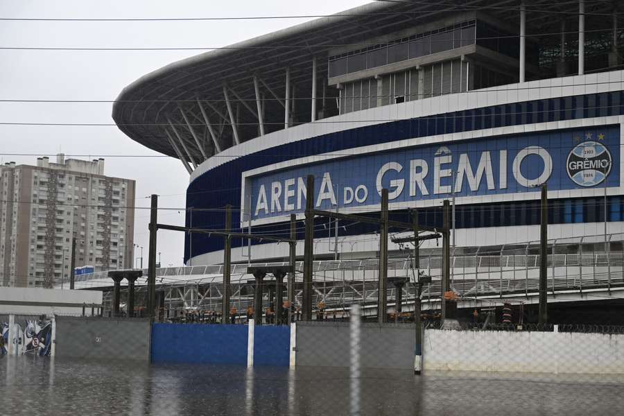 A Arena do Grêmio ainda está tomada pela água