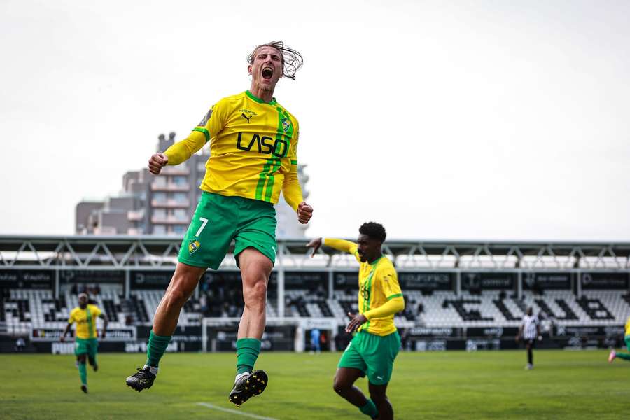 Rodri Matos festeja o golo do 0-2 no Estádio do Varzim Rodri Matos festeja o golo do 0-2 no Estádio do Varzim