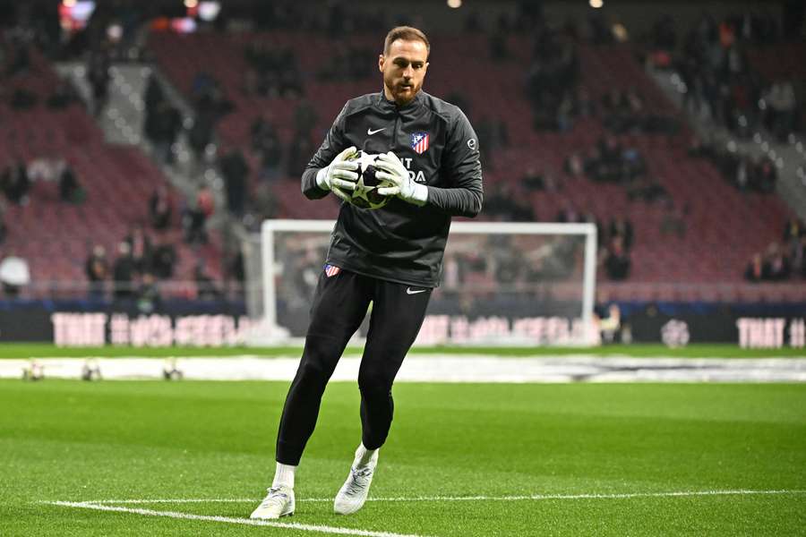 Oblak sigue sin entrenar con el Atlético Oblak sigue sin entrenar con el Atlético
