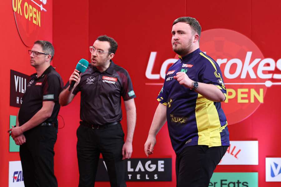 Luke Littler venceu James Wade para ganhar o Open do Reino Unido