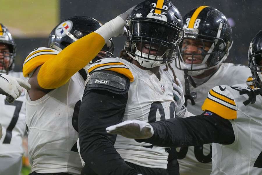 Pittsburgh Steelers sniger sig med i slutspillet på yderste mandat