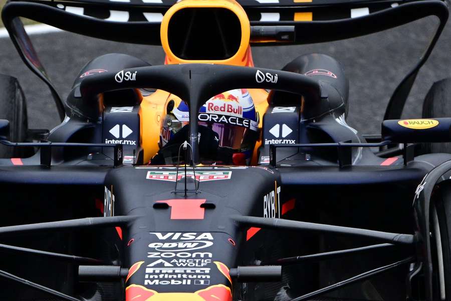 Verstappen marca o ritmo nos primeiros treinos no Japão