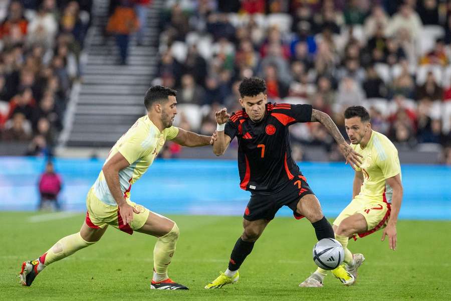 Columbianul Luis Diaz  în acțiune pe London Stadium