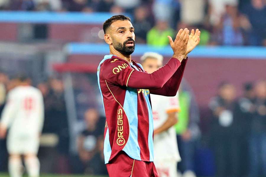 Salah dovedl Trabzonspor hattrickem a asistencí k výhře 4:0 nad Galatasarayem. Salah dovedl Trabzonspor hattrickem a asistencí k výhře 4:0 nad Galatasarayem.