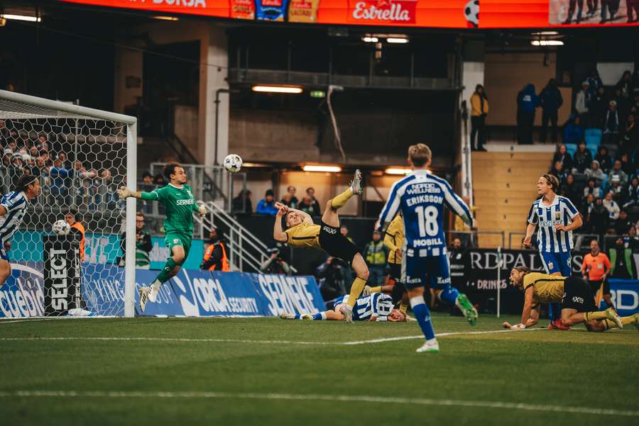 Jacob Bergström facing Goteborg Jacob Bergström facing Goteborg