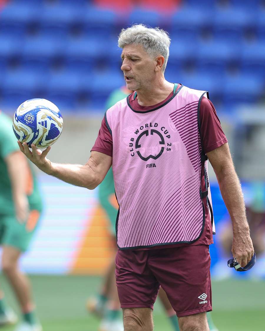 Renato Gaúcho não quis adiantar se Cole Palmer terá uma marcação especial