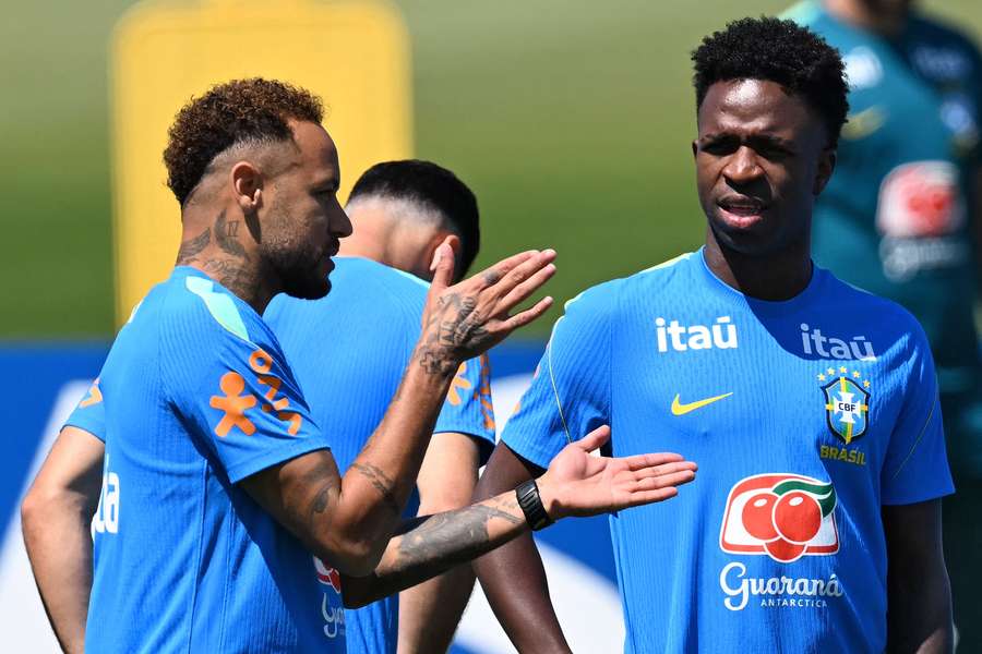 Neymar chegou ao treino acompanhado por Vini Jr. Neymar chegou ao treino acompanhado por Vini Jr.