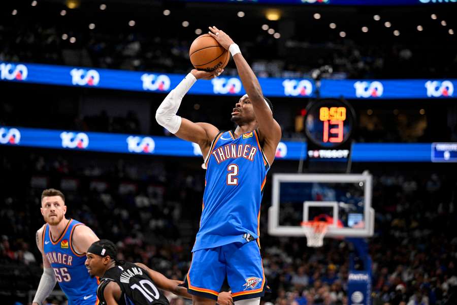 Gilgeous-Alexander neprestáva ťahať Oklahomu. Gilgeous-Alexander neprestáva ťahať Oklahomu.