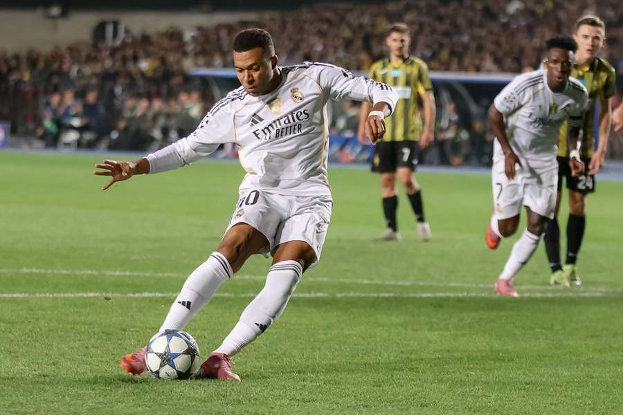 Mbappé abriu o placar em cobrança de pênalti