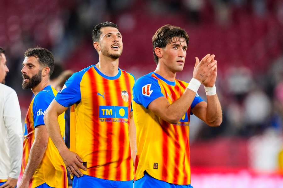 Guido Rodríguez, médio do Valência