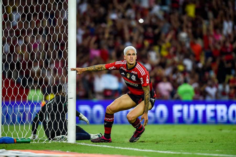 Um golo solitário de Pedro valeu o triunfo ao Flamengo antes da disputa do Mundial de Clubes