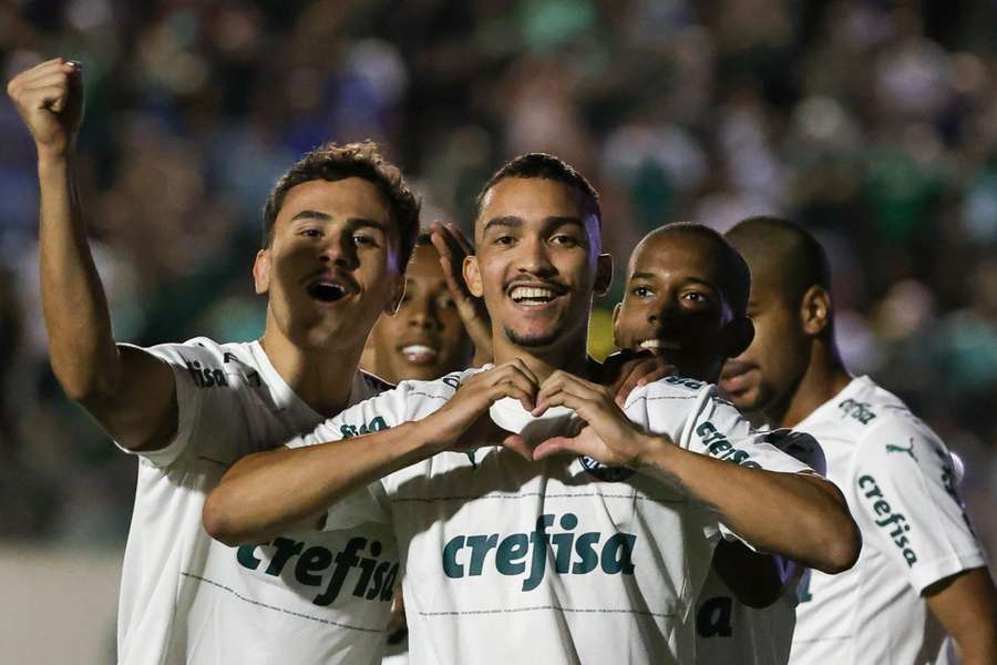 Renan Ribeiro fez dois na vitória do Palmeiras na segunda rodada