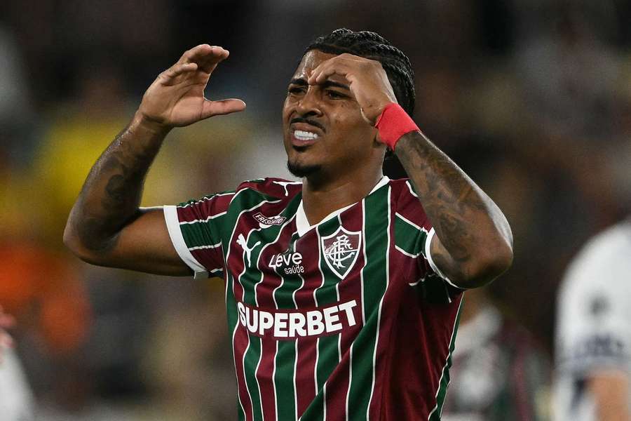 John Kennedy lamenta chance perdida em Fluminense 1x2 Independiente Rivadavia