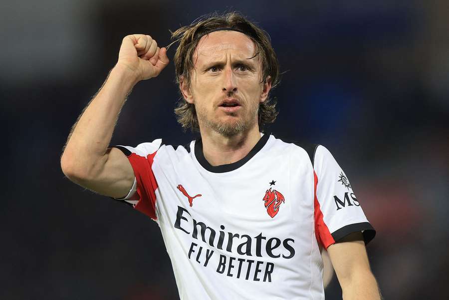 Modric continua no Milan para 2026/27 Modric continua no Milan para 2026/27