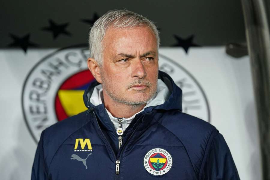 José Mourinho é o técnico do Fenerbahçe