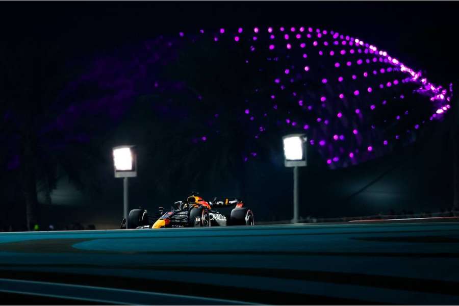 Verstappen faz a última pole position de 2022, em Abu Dhabi