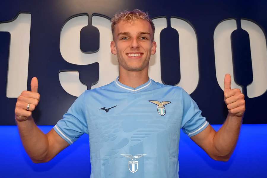 FC Midtjylland sælger Gustav Isaksen til Lazio