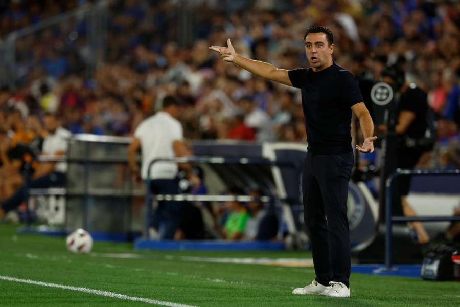 Xavi, molesto en El Coliseum